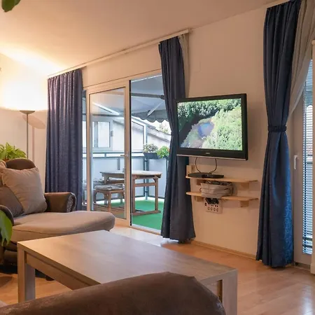 Spacious W Three Balconies And Parking スプリト