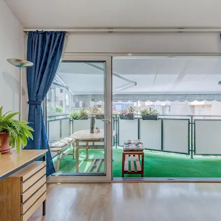 アパート Spacious W Three Balconies And Parking スプリト