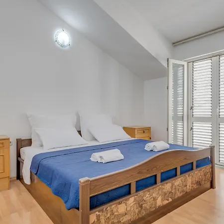 Spacious W Three Balconies And Parking アパート