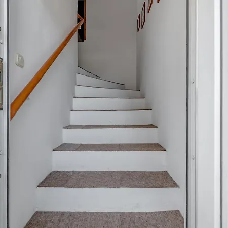 Spacious W Three Balconies And Parking アパート スプリト