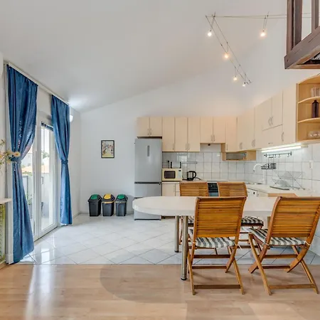 Spacious W Three Balconies And Parking * スプリト