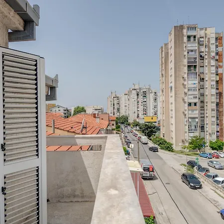 アパート Spacious W Three Balconies And Parking