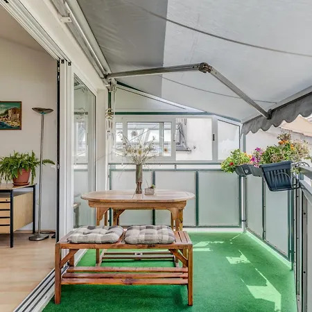 アパート Spacious W Three Balconies And Parking