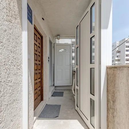 Spacious W Three Balconies And Parking * スプリト
