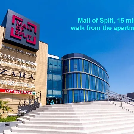 Spacious W Three Balconies And Parking * スプリト