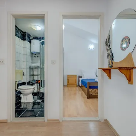 Apartment Spacious W Three Balconies And Parking